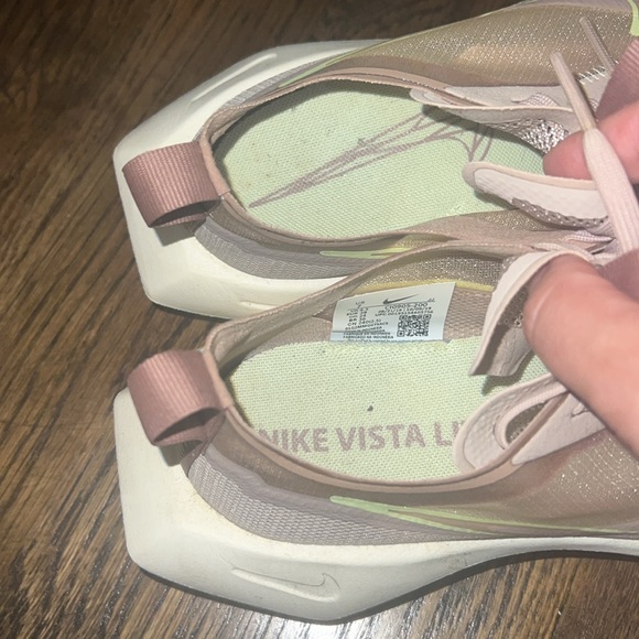 NIKE Vista Lite “Fossil Stone/Desert Dust/Volt” Size 7US - Picture 7 of 7